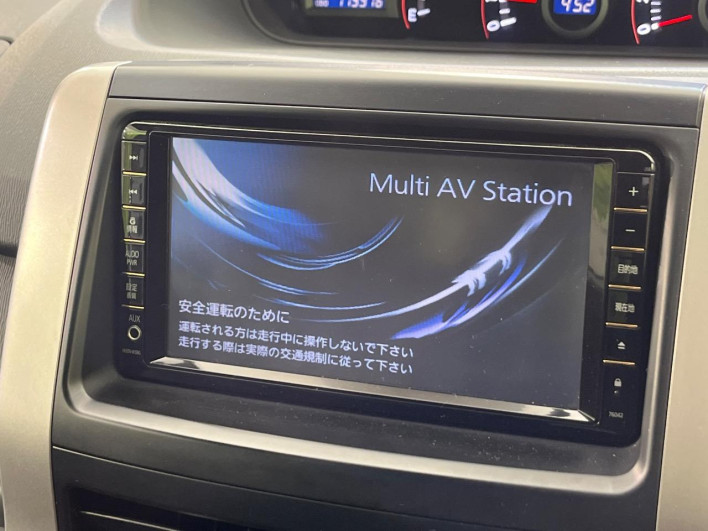 2009 Toyota Voxy DBA-ZRR70W (UW-6a1a5613bc45c)[4]