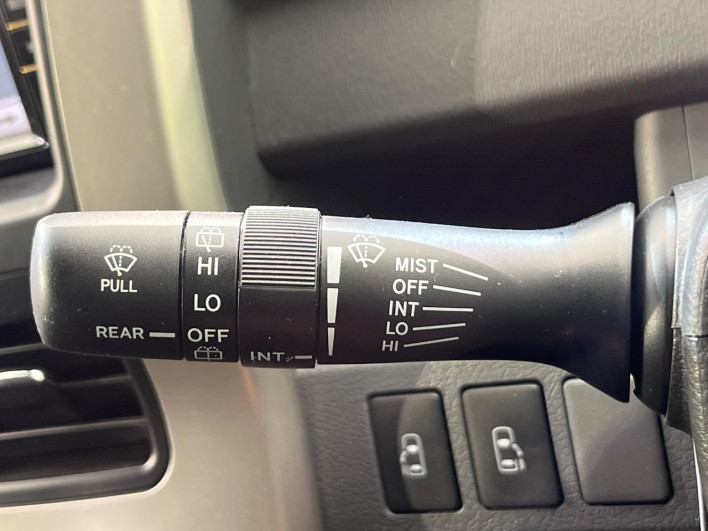 2009 Toyota Voxy DBA-ZRR70W (UW-6a1a5613bc45c)[14]