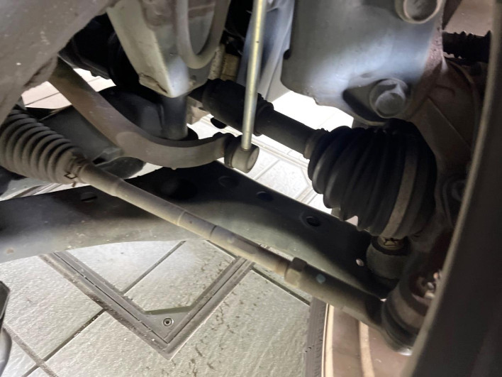 2012 Toyota Voxy DBA-ZRR70W (UW-6a1a5613ebe8b)[27]