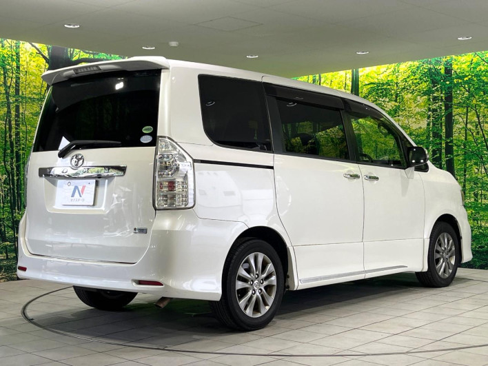 2012 Toyota Voxy DBA-ZRR70W (UW-6a1a5613ebe8b)[17]