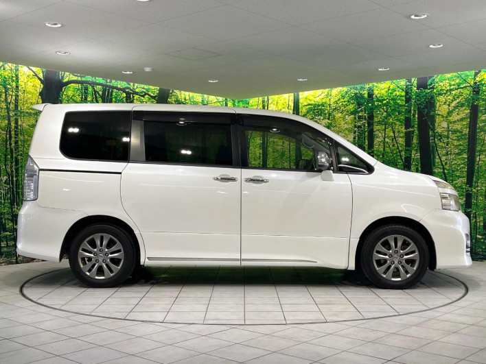 2012 Toyota Voxy DBA-ZRR70W (UW-6a1a5613ebe8b)[18]