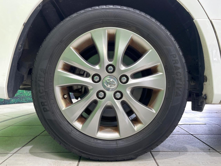 2012 Toyota Voxy DBA-ZRR70W (UW-6a1a5613ebe8b)[28]
