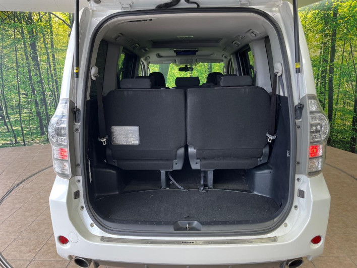 2013 Toyota Voxy DBA-ZRR70W (UW-6a1a5614531f4)[28]