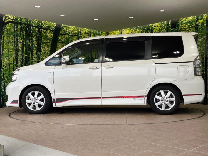 2013 Toyota Voxy DBA-ZRR70W (UW-6a1a5614531f4)[11]
