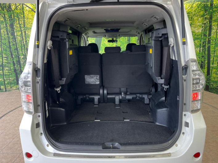 2013 Toyota Voxy DBA-ZRR70W (UW-6a1a5614531f4)[29]