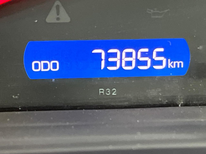 2014 Toyota Noah DBA-ZRR80W (UW-6a1a561578883)[2]
