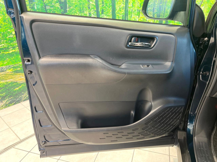 2015 Toyota Voxy DBA-ZRR80W (UW-6a1a5616529f9)[19]