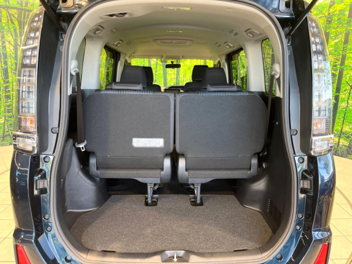 2015 Toyota Voxy DBA-ZRR80W (UW-6a1a5616529f9)[29]