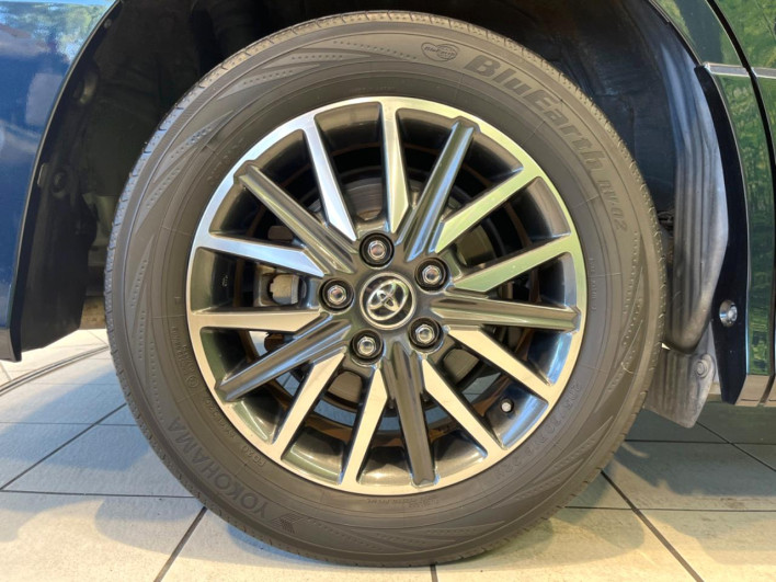 2015 Toyota Voxy DBA-ZRR80W (UW-6a1a5616529f9)[24]
