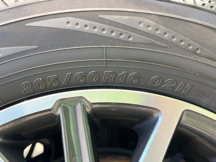 2015 Toyota Voxy DBA-ZRR80W (UW-6a1a5616529f9)[22]