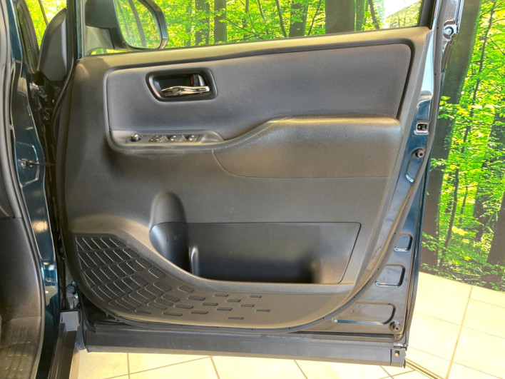 2015 Toyota Voxy DBA-ZRR80W (UW-6a1a5616529f9)[20]