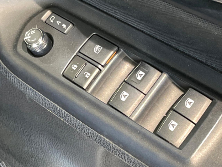 2017 Toyota Noah DBA-ZRR80W (UW-6a1a561809a97)[22]