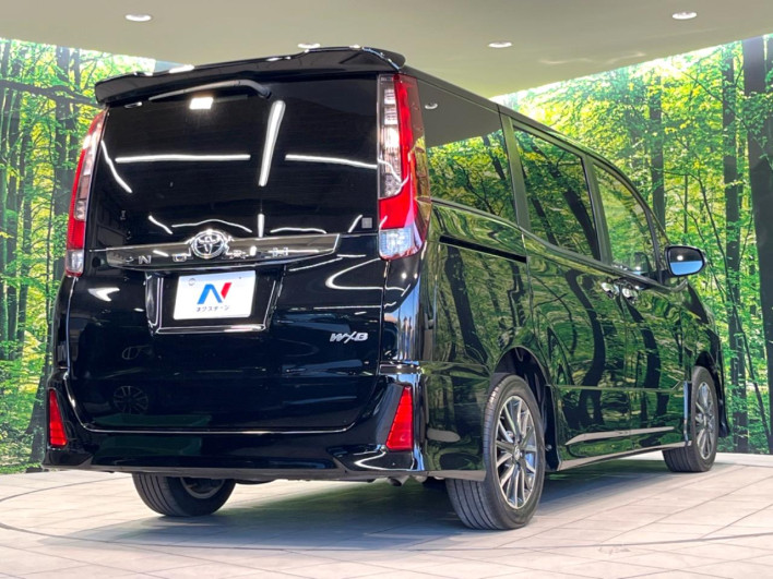 2017 Toyota Noah DBA-ZRR80W (UW-6a1a561809a97)[17]