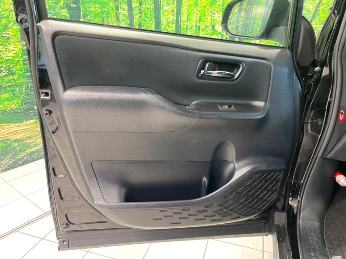2017 Toyota Noah DBA-ZRR80W (UW-6a1a561809a97)[20]