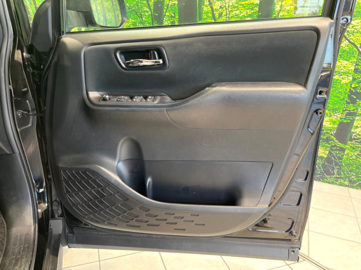2017 Toyota Noah DBA-ZRR80W (UW-6a1a561809a97)[21]