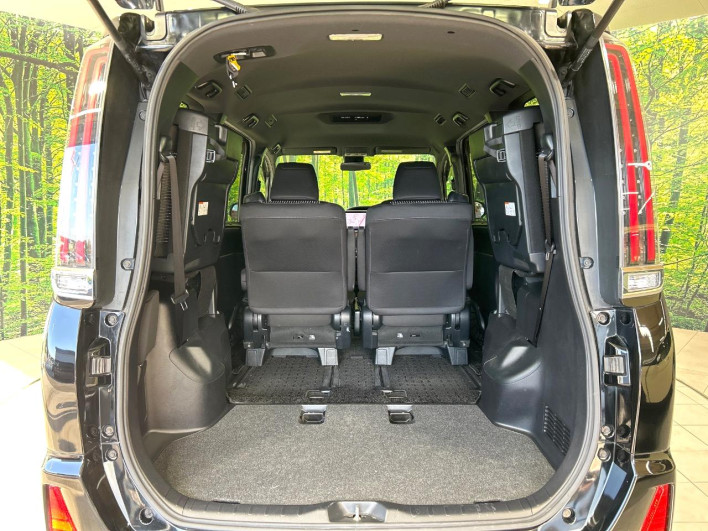 2017 Toyota Noah DBA-ZRR80W (UW-6a1a561904b14)[24]