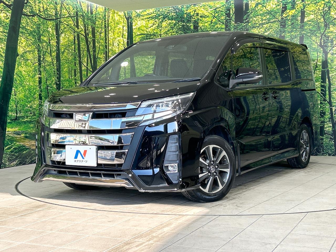 2017 Toyota Noah DBA-ZRR80W
