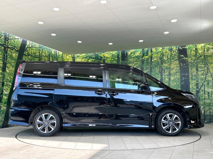 2017 Toyota Noah DBA-ZRR80W (UW-6a1a561904b14)[10]