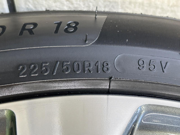 2024 Toyota Corolla Cross 6AA-ZVG13 (UW-6a1a56230b862)[16]