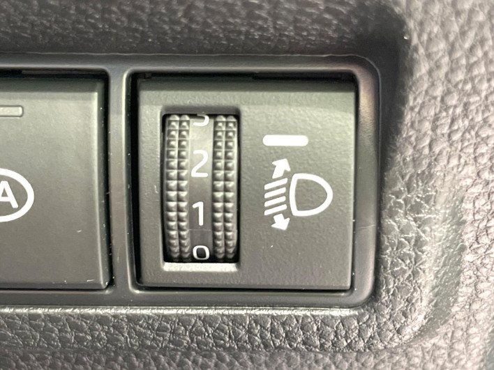 2025 Toyota Corolla Cross 6AA-ZVG13 (UW-6a1a562426b25)[23]