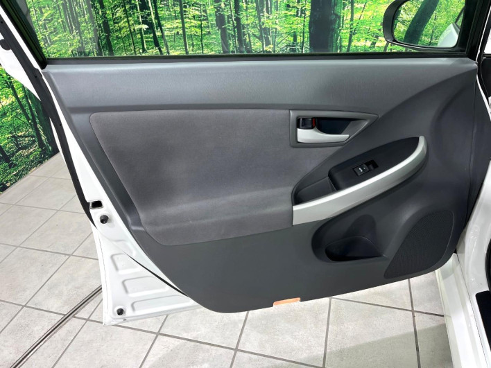 2009 Toyota Prius DAA-ZVW30 (UW-6a1a56265a1fa)[29]