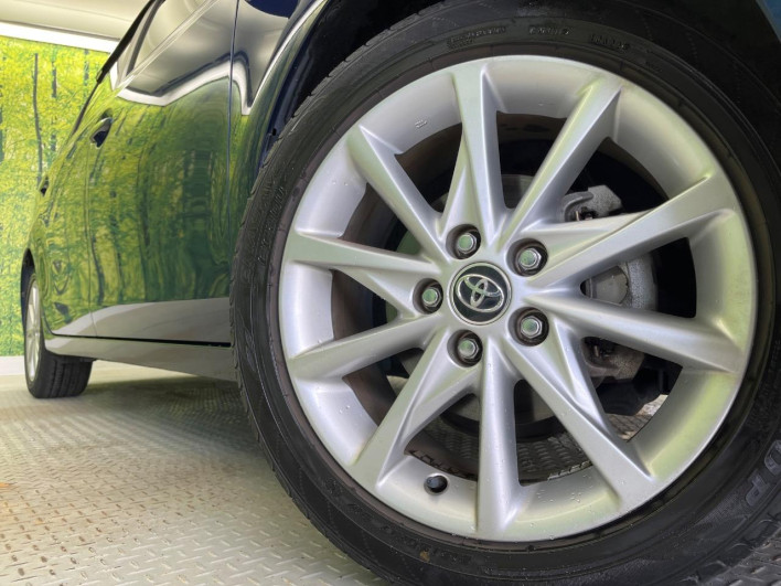 2015 Toyota Prius α DAA-ZVW40W (UW-6a1a5627b3d03)[6]