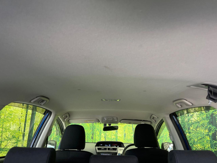 2015 Toyota Prius α DAA-ZVW40W (UW-6a1a5627b3d03)[25]