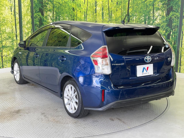 2015 Toyota Prius α DAA-ZVW40W (UW-6a1a5627b3d03)[14]