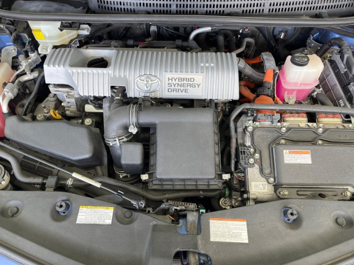 2015 Toyota Prius α DAA-ZVW40W (UW-6a1a5627b3d03)[4]