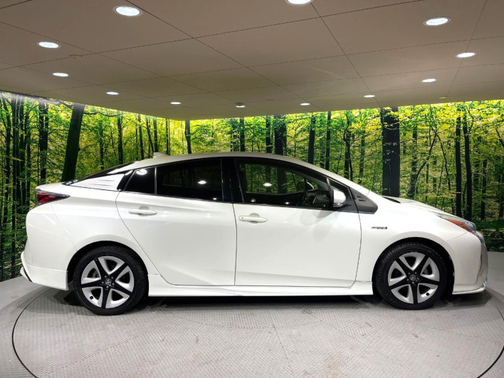 2016 Toyota Prius DAA-ZVW50 (UW-6a1a5628845de)[29]