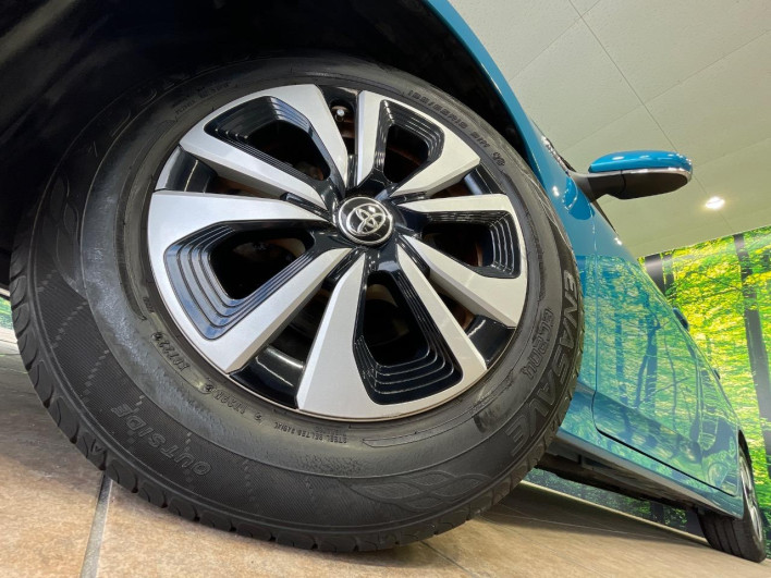 2017 Toyota Prius PHV DLA-ZVW52 (UW-6a1a562dc332e)[17]