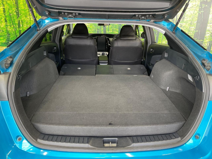 2017 Toyota Prius PHV DLA-ZVW52 (UW-6a1a562dc332e)[27]