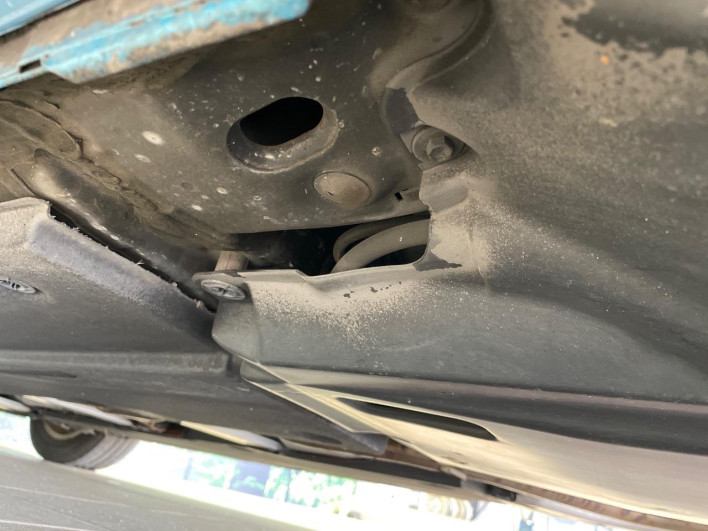 2017 Toyota Prius PHV DLA-ZVW52 (UW-6a1a562dc332e)[23]