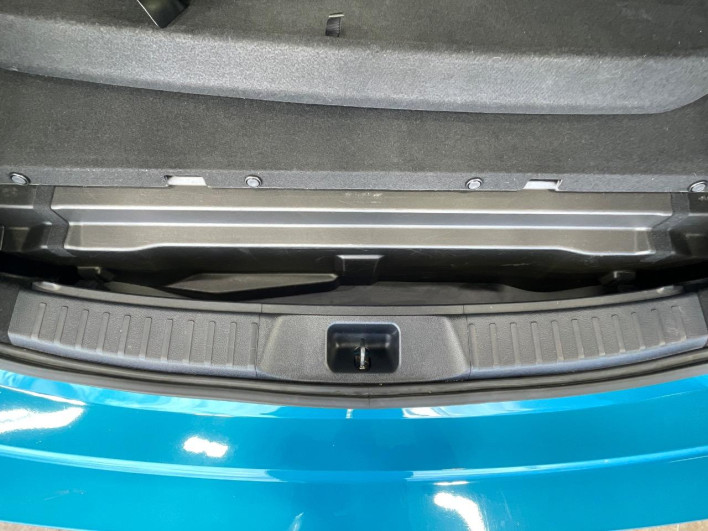 2017 Toyota Prius PHV DLA-ZVW52 (UW-6a1a562dc332e)[28]