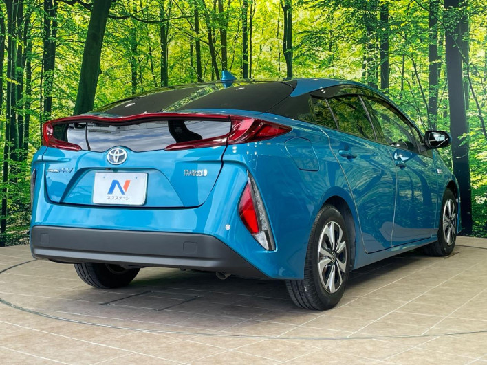 2017 Toyota Prius PHV DLA-ZVW52 (UW-6a1a562dc332e)[8]