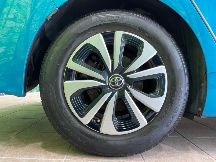 2017 Toyota Prius PHV DLA-ZVW52 (UW-6a1a562dc332e)[15]