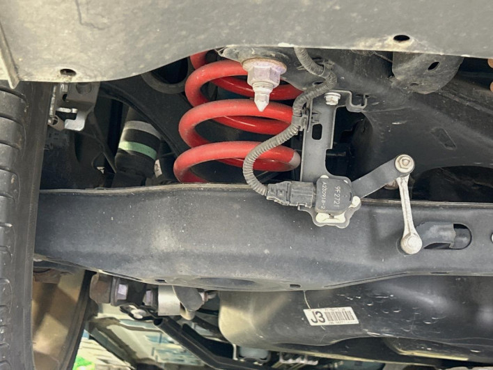 2019 Toyota Prius PHV DLA-ZVW52 (UW-6a1a562fe0174)[27]