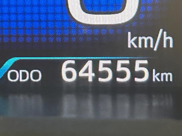 2019 Toyota Prius PHV DLA-ZVW52 (UW-6a1a562fe0174)[2]