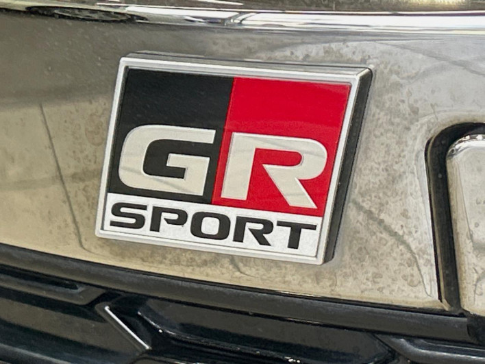 2019 Toyota Prius PHV DLA-ZVW52 (UW-6a1a562fe0174)[8]