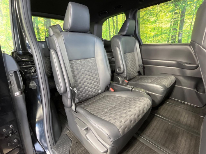 2023 Toyota Voxy 6AA-ZWR90W (UW-6a1a563cee583)[8]