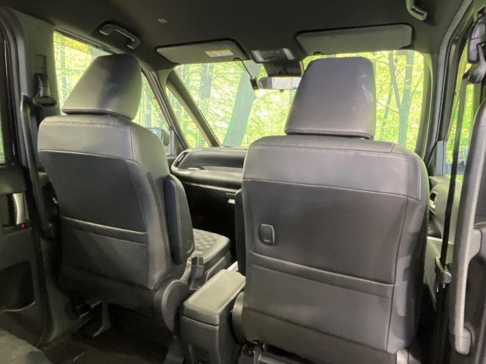 2023 Toyota Voxy 6AA-ZWR90W (UW-6a1a563cee583)[21]