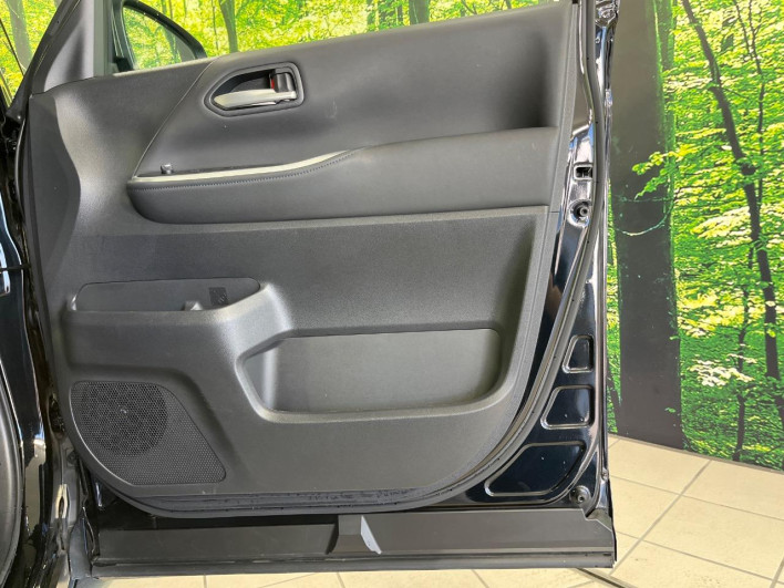 2023 Toyota Voxy 6AA-ZWR90W (UW-6a1a563cee583)[19]