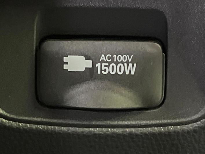 2023 Toyota Voxy 6AA-ZWR90W (UW-6a1a563d8803f)[26]