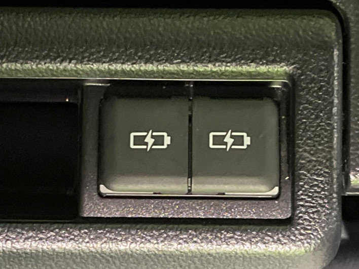 2023 Toyota Voxy 6AA-ZWR90W (UW-6a1a563d8803f)[13]