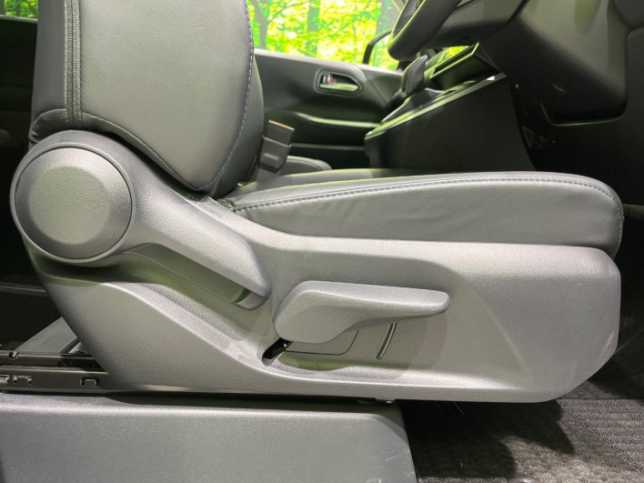 2023 Toyota Voxy 6AA-ZWR90W (UW-6a1a563d8803f)[4]
