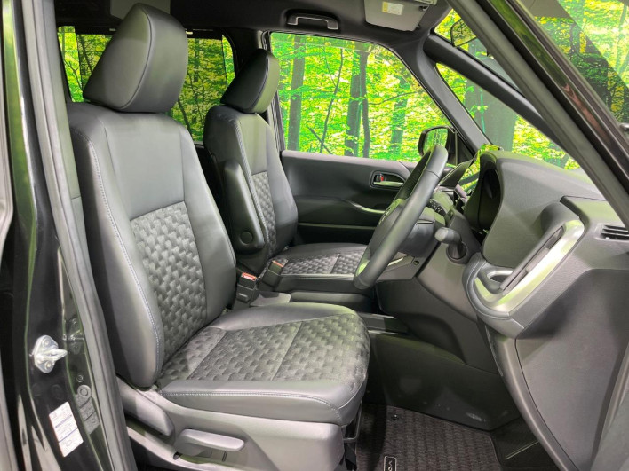 2023 Toyota Voxy 6AA-ZWR90W (UW-6a1a563d8803f)[10]