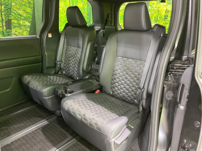 2023 Toyota Voxy 6AA-ZWR90W (UW-6a1a563d8803f)[16]