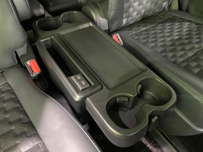 2023 Toyota Voxy 6AA-ZWR90W (UW-6a1a563d8803f)[12]