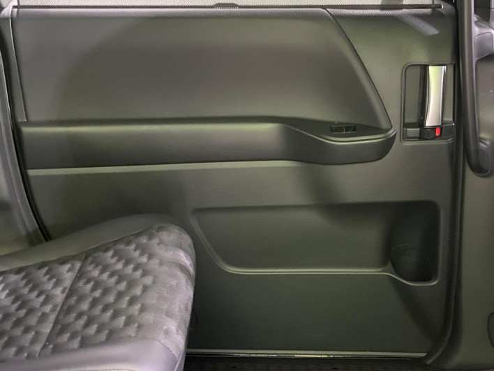 2023 Toyota Voxy 6AA-ZWR90W (UW-6a1a563d8803f)[14]