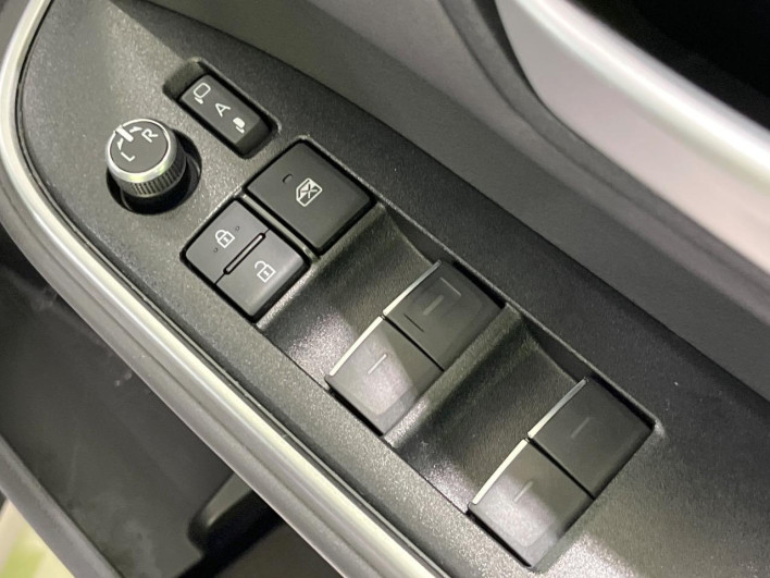 2023 Toyota Voxy 6AA-ZWR90W (UW-6a1a563d8803f)[24]